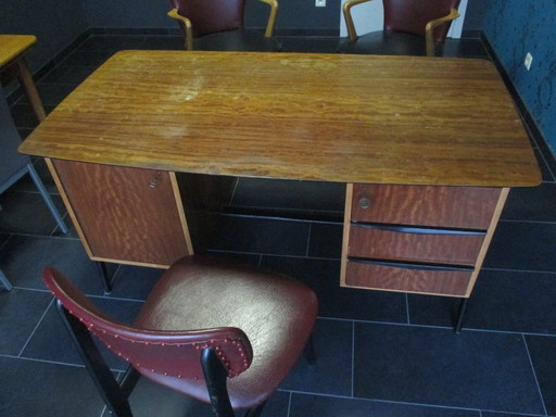 Set Schreibtisch + Bürostuhl + 2 zusätzliche Stühle, ab 1960