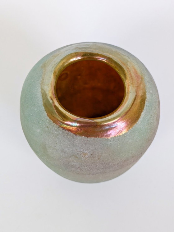 Heavy Mouth-Blown Art Glass Vase, Carnival-Style Gold Iridescence, Matte Sandblasted Finish – Vintage (photo 9 of 17)
