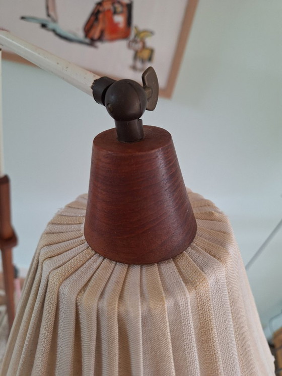 Lampada da terra in legno e metallo con paralume plissettato, Hagoort, Lampade da terra, Marrone (foto 5 di 8)