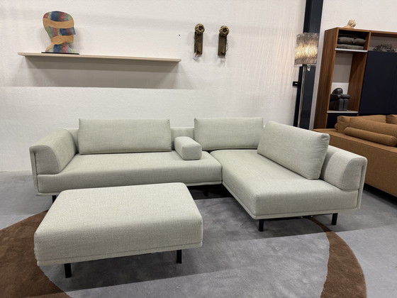 Image 1 of Sofá esquinero Eyye Dura Lounge con puf de tela Milton Spirit