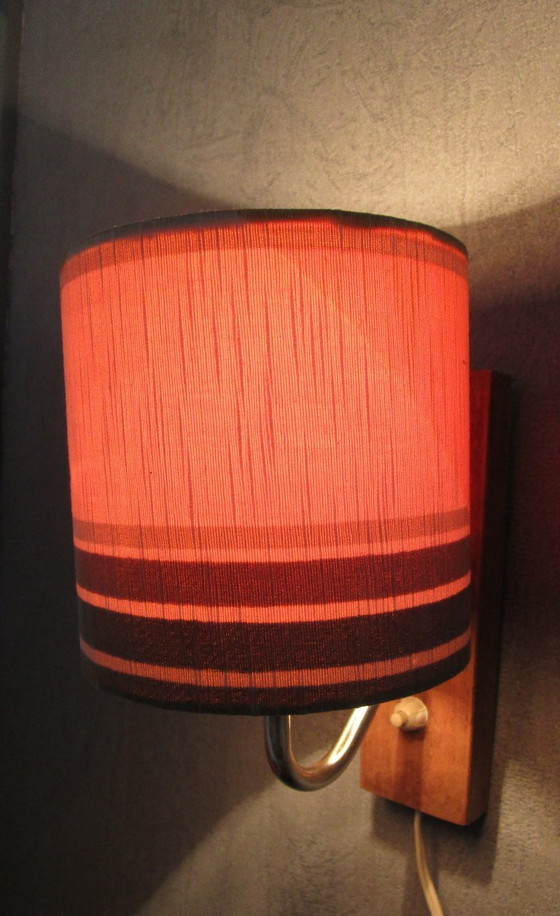 Vintage Jaren 70 Wandlamp – Retro Stoffen Kap & Houten Armatuur – Wandlampen, Wood, Cotton (photo 7 of 8)