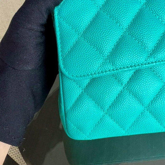 Image 1 of Chanel Classic Flap Medium - Caviar 25CM Gewatteerd Cyaanblauw Goudkleurige Hardware Serie 23