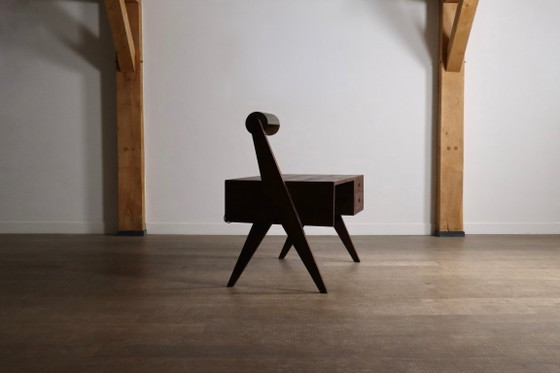 Bureau van Pierre Jeanneret met geïntegreerde lamp, Chandigarh, jaren 1950 – Wood (photo 9 of 18)