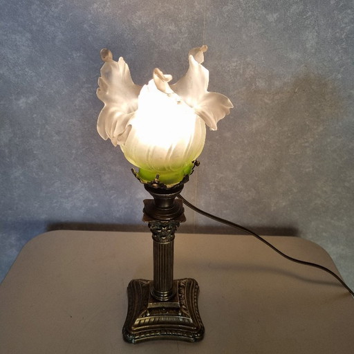 Lampe de bureau Art Déco opaline verte pied en bronze
