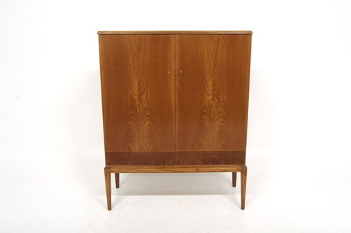 Skandinavischer Schrank aus Ulme, AB Möbelnytt, Örebro, Schweden, 1930