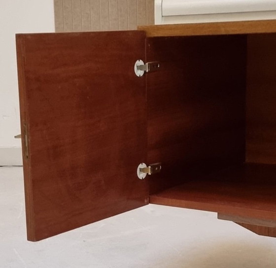 Image 1 of Credenza bassa di metà secolo