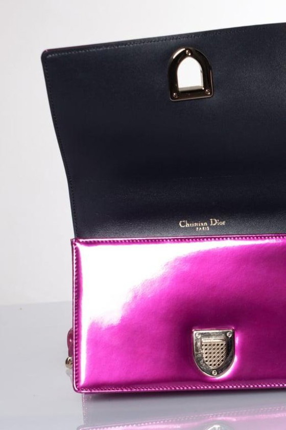 Image 1 of Borsa a tracolla Christian Dior, modello Diorama metallizzato