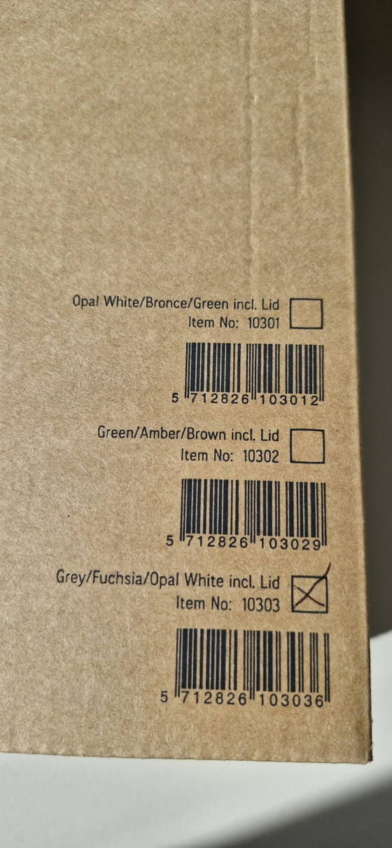 Image 1 of Pi-No-Pi-No Vase von New Works