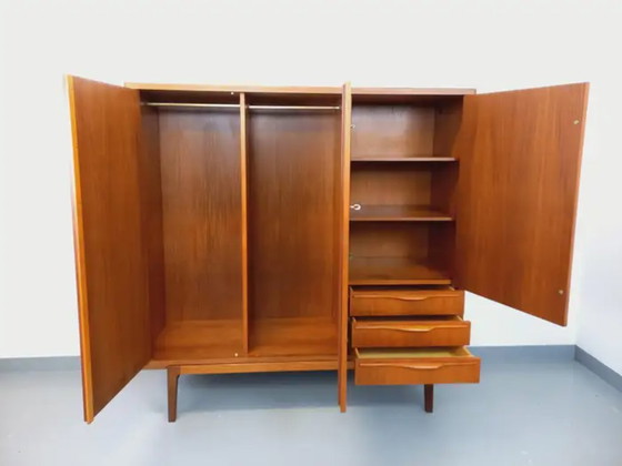 Image 1 of Armoire vintage scandinave en teck – années 60