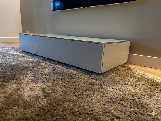 Image 1 of Mobile TV, elegante mobile TV Pass di Molteni & C – Finitura minimalista e di alta qualità