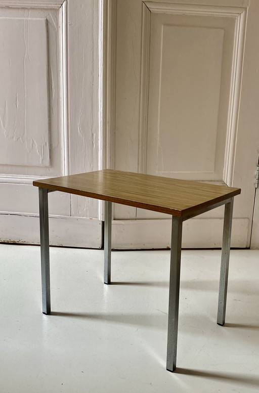 Boîte à bijoux vintage avec poignées chromées et lame fine à l'extérieur, année 60