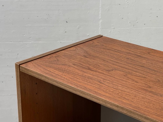 Image 1 of Armoire haute étroite de style milieu du siècle avec tiroirs, années 1960