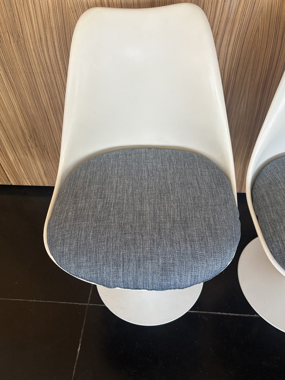 Image 1 of 4 x Tulip Chair Knoll international