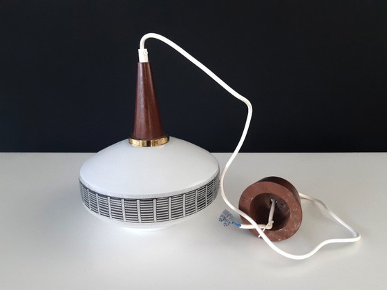 Image 1 of Vintage melkglazen hanglamp met hout, 1960s, mcm lamp, minimalistisch hallamp zwart wit glas