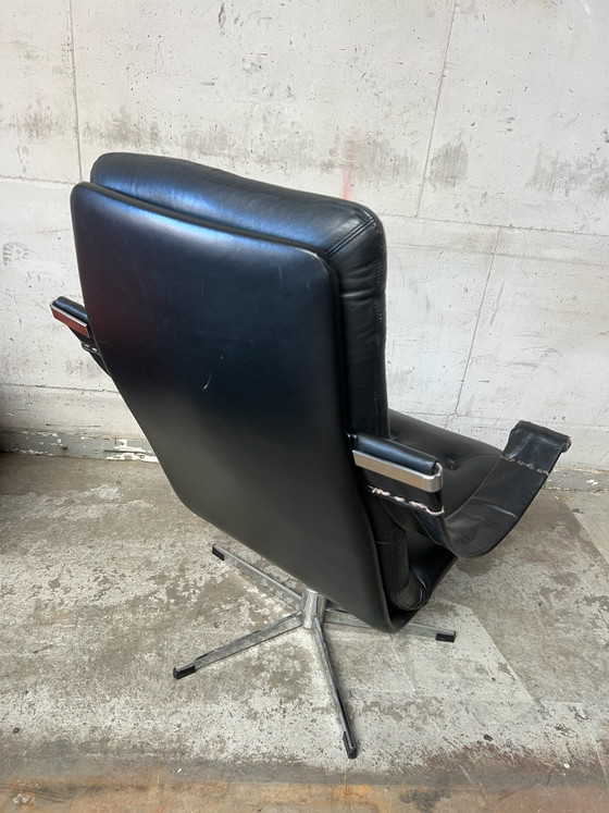 Artifort Swivel Armchair Black Leather Lounge Chair, Chrome (photo 9 of 14)