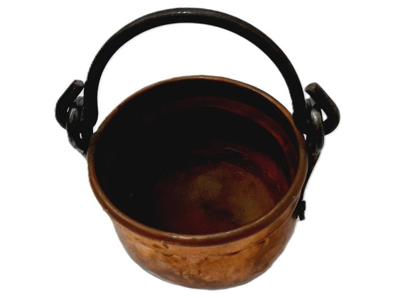 Image 1 of Calderone (pentola) in rame martellato d'epoca con manico in ferro forgiato