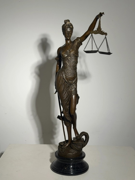 Large Bronze Lady Justice Statue on Marble Base – Signed “Mayer” – 100 cm – Sculpture (photo 10 of 10)