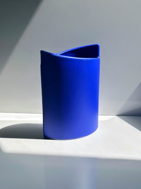 Image 1 of Vintage blauwe ASA vaas Elypse bloemenvaas kobaltblauw postmodern keramiek Memphis Milano jaren 90 1990 Duitsland Swirl