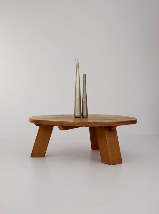 Vintage Brutalist round tripod coffee table in solid oak, circa 1960