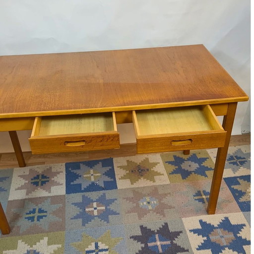 Mesa de comedor escandinava vintage con extensión, con sello Garnas - Suecia - década de 1960.