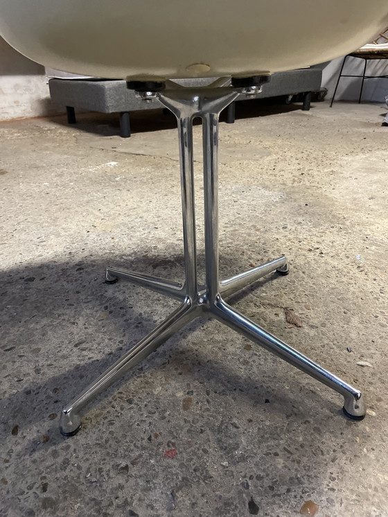 Image 1 of Chaise Eames vintage unique (PAC)