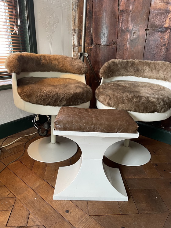 Image 1 of 2 fauteuils Futura de l'ère spatiale 