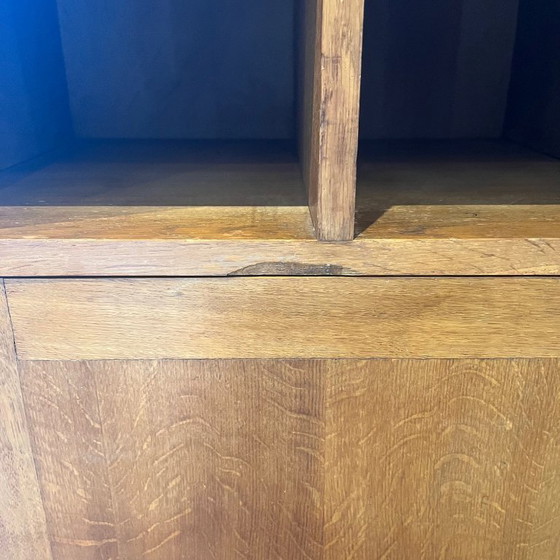 Image 1 of Eiken dressoir uit de naoorlogse/reconstructieperiode, 1940/50