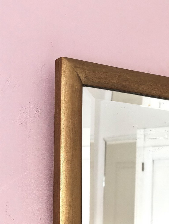 Image 1 of Kleiner antiker Spiegel aus vergoldetem Holz mit abgeschrägtem Glas