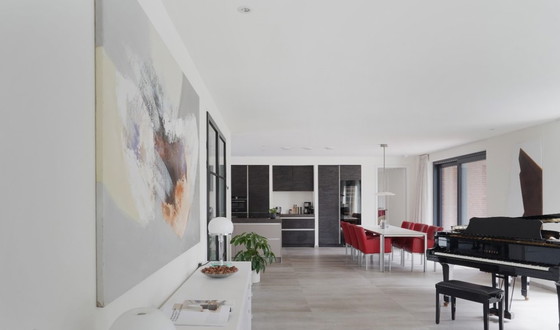 Image 1 of Set aus 6 Esszimmerstühlen aus echtem Leder