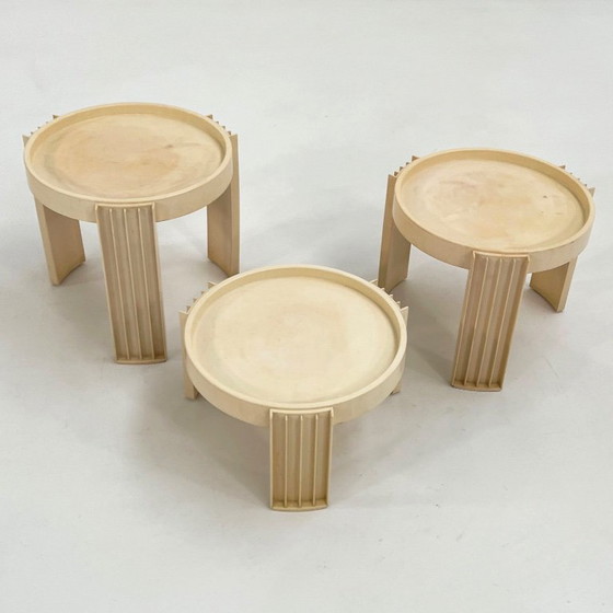 Ensemble de 3 Tables d'appoint gigognes Marema par Gianfranco Frattini pour Cassina, années 1960 – Plastic (photo 3 of 10)