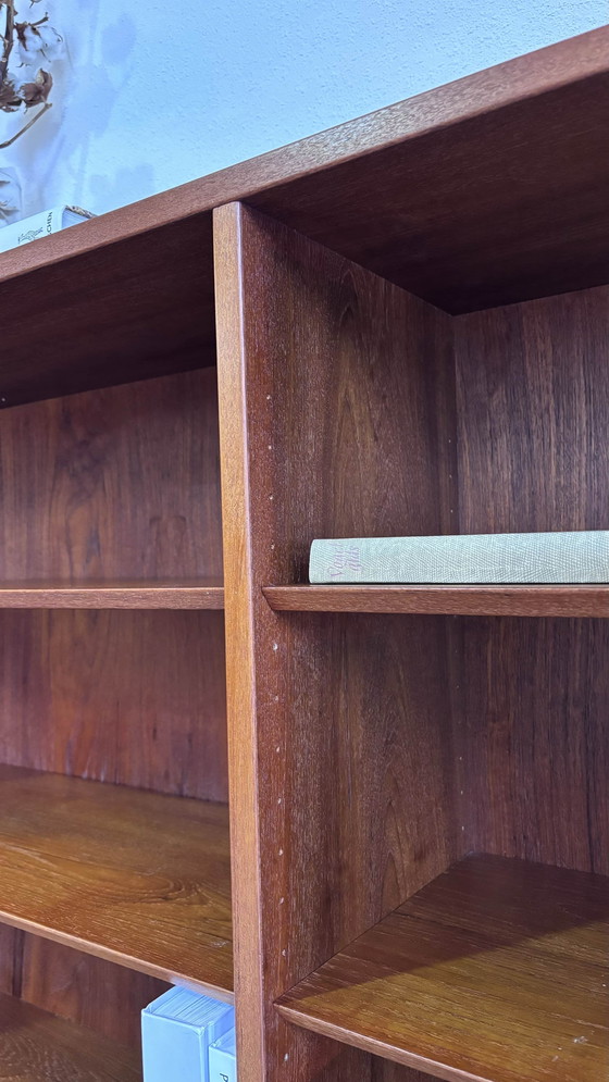 Image 1 of Vintage Bookcase Hundevad In Teak