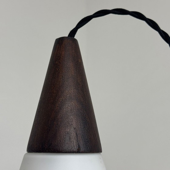 Image 1 of ANCIENNE SUSPENSION SCANDINAVE EN OPALINE VINTAGE