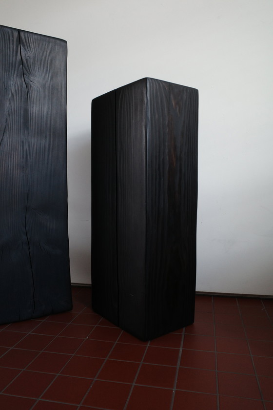 Image 1 of Zócalo recto de madera maciza ebonizada