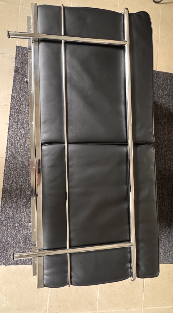 Image 1 of Divano a due posti, Le Corbusier in pelle nera (edizione Cassina), primi anni 2000