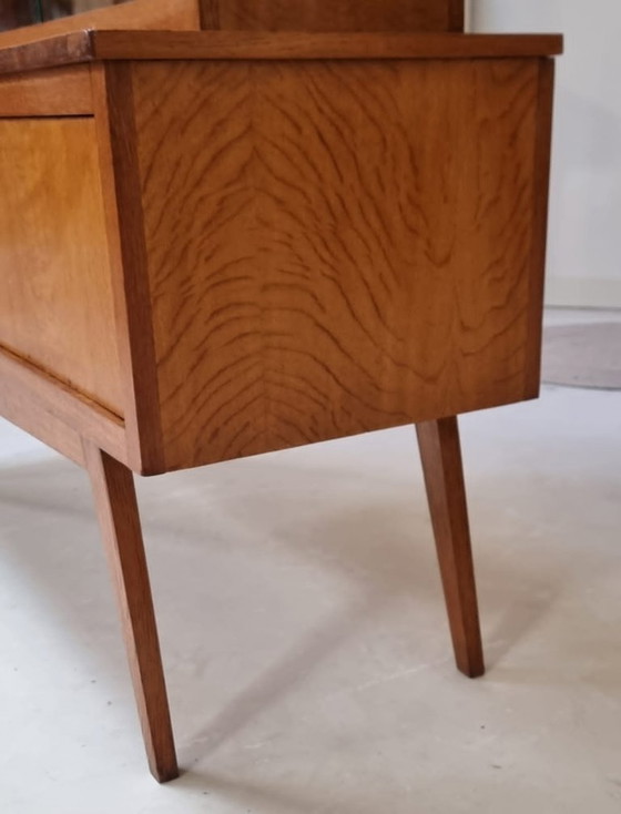 Image 1 of Vetrina di metà secolo