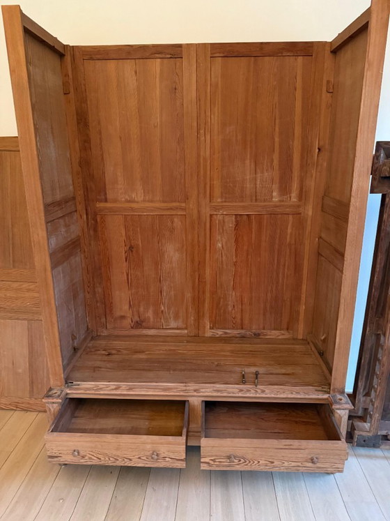 Image 1 of Armadio in legno massello di pino