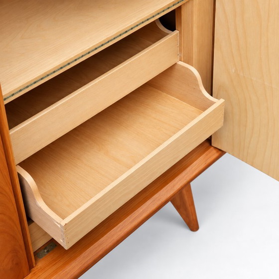 Vintage 3-deurs kledingkast – houten garderobekast met spiegel – Kledingkasten, Wood (photo 3 of 9)