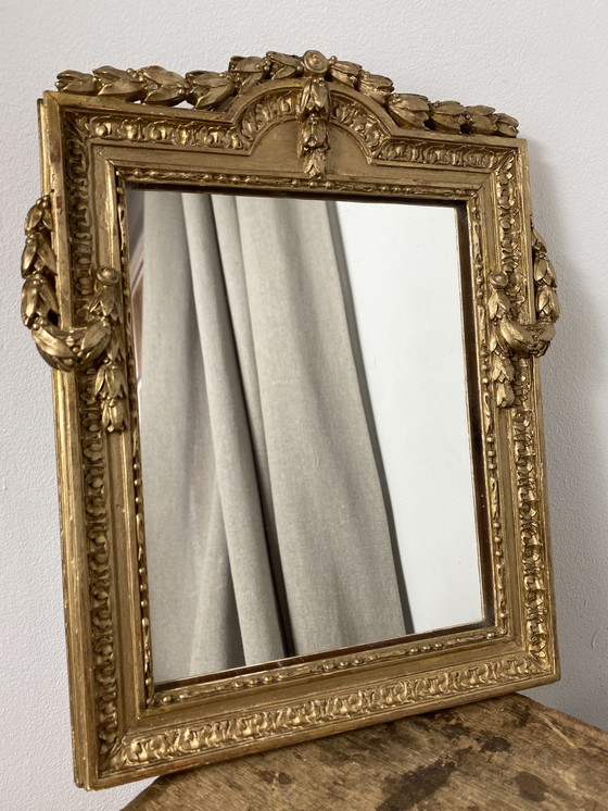 Image 1 of Ancien Miroir En Bois De Couleur Doré