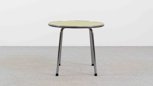 Vintage Bauhaus stalen bijzettafel – Metal (photo 2 of 9)
