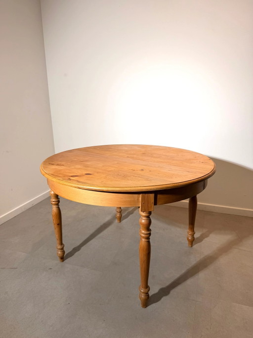 Extendable Pine Dining Table