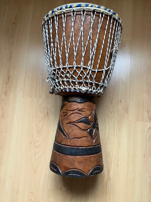Auténtico tambor DJEMBE