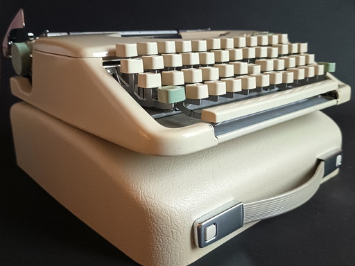 Olympia Splendid33 typemachine, volledig gerestaureerd, met koffer, 1964