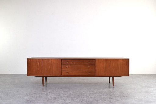 Dänisches Teak-Sideboard aus der Mitte des 20. Jahrhunderts, 1960er Jahre.