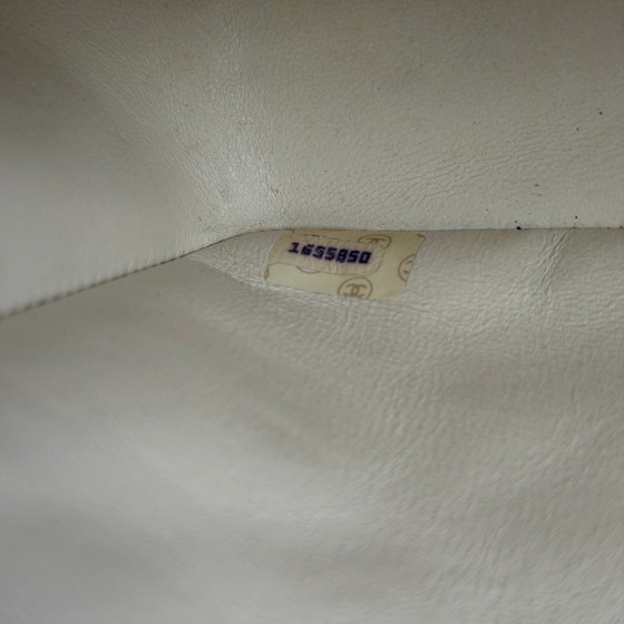 Chanel Vintage Mini Classic Flap Agneau Blanc – D'occasion – Autres sacs, Cuir, Cuir d'agneau (photo 11 of 11)