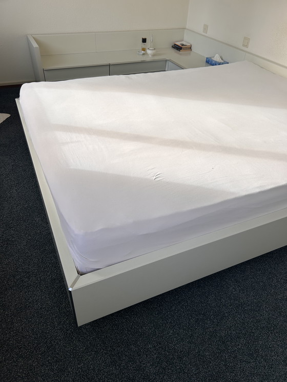 Image 1 of Meuble de lit Interlubke avec commode