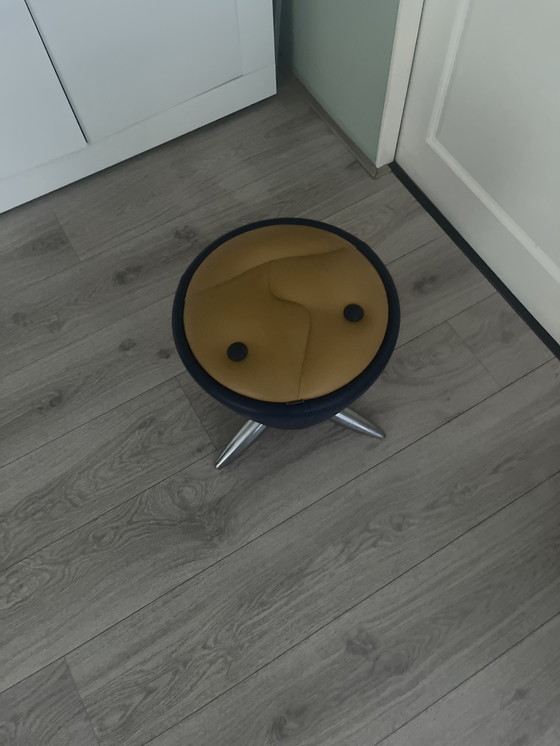 Image 1 of Leolux hocker