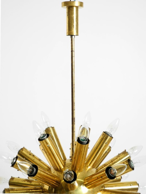 Image 1 of Lámpara de techo XXL de latón, estilo espacial, de los años 60, de J.T. Kalmar, con 43 brazos | 66 cm | 26"