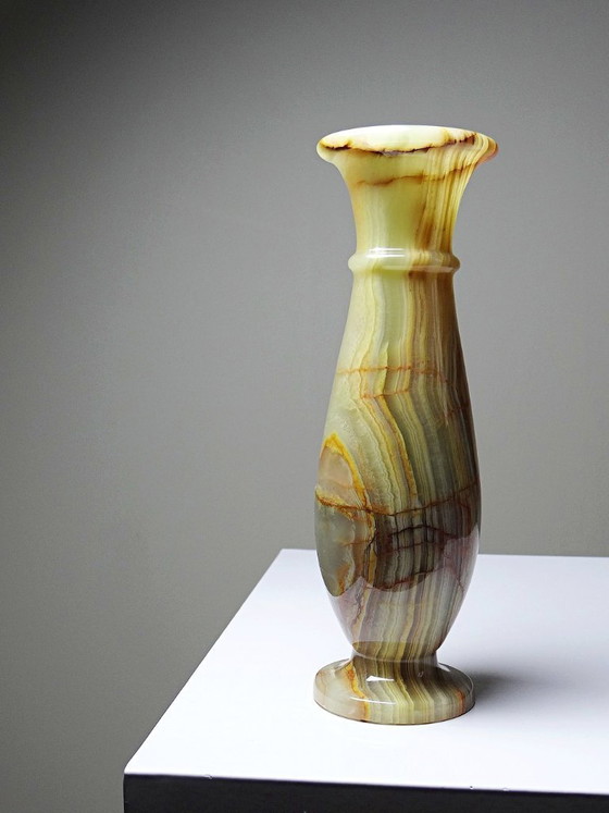 Image 1 of Duo de vases balustres vintages en onyx strié vert Italie mid-century