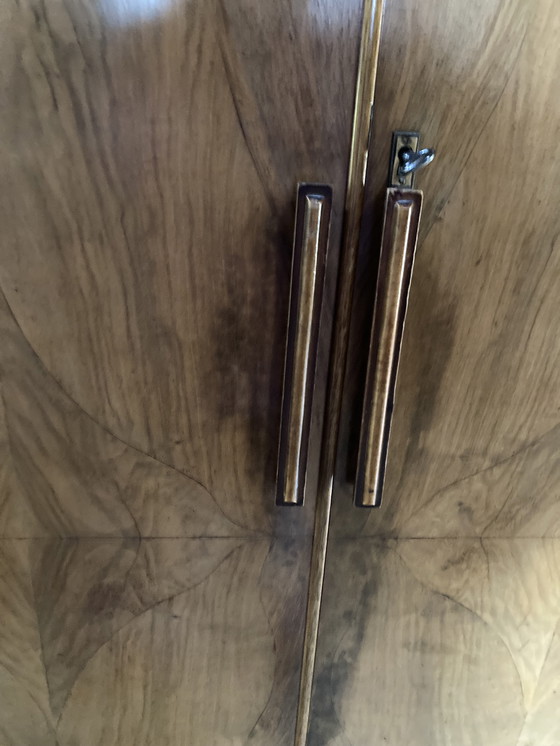 Image 1 of Armario art deco nogal chapa de libro