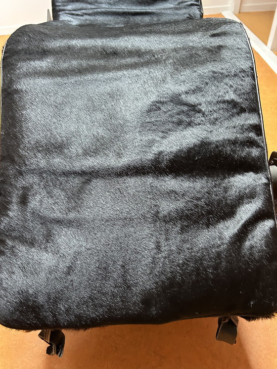 Image 1 of Cassina LeCorbusier LC4 con 2 pieles diferentes